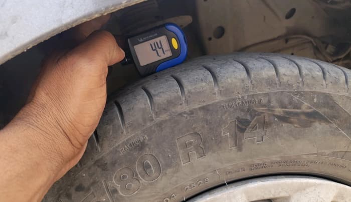 2019 Maruti Dzire LXI, CNG, Manual, 1,60,574 km, tyre