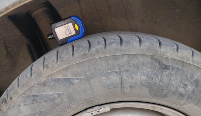 2019 Maruti Dzire LXI, CNG, Manual, 1,60,574 km, tyre