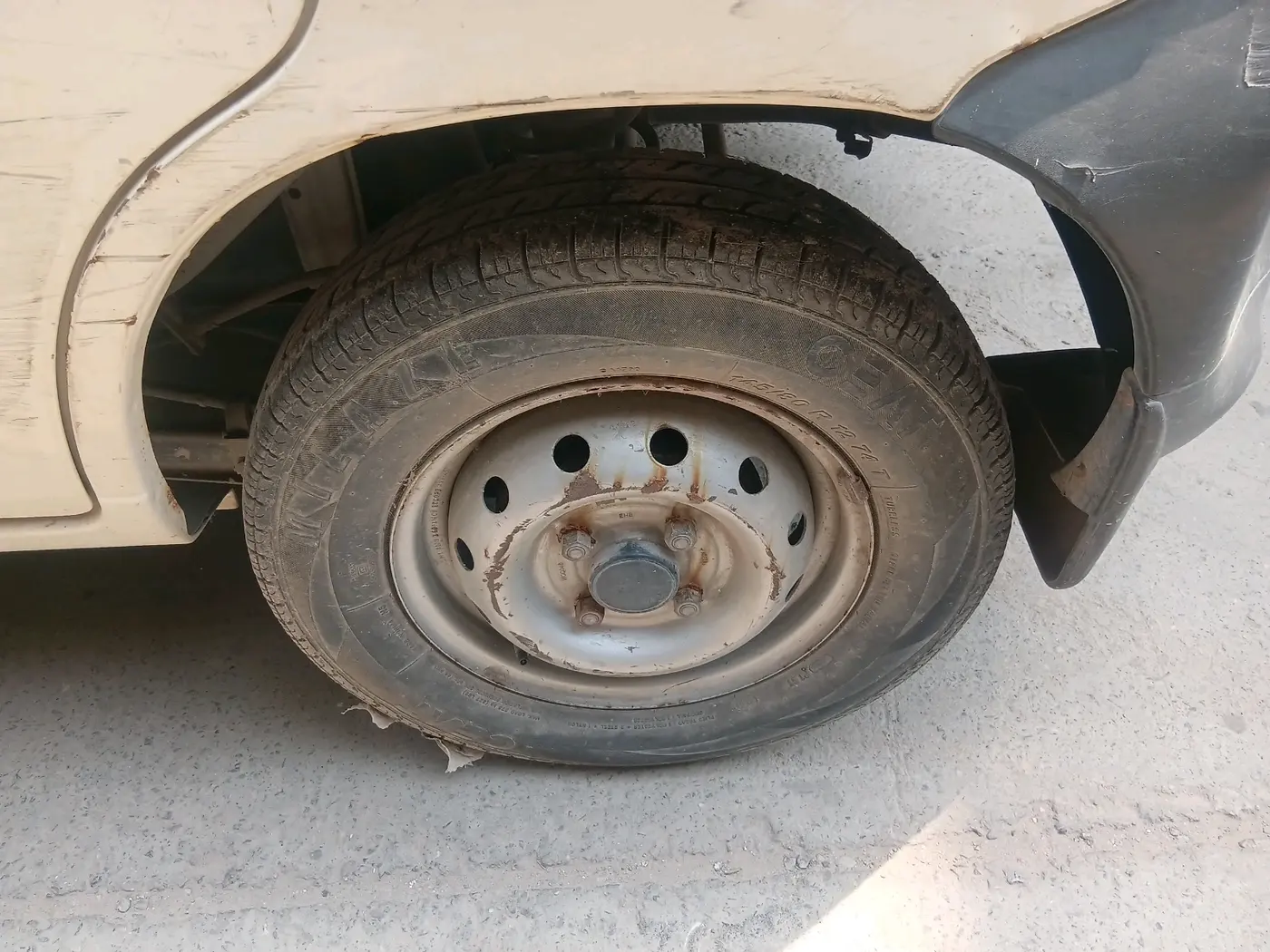 2011 Maruti Alto LXI, Petrol, Manual, 24,170 km, tyre
