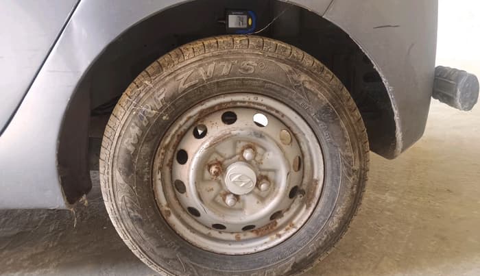 2014 Hyundai Eon ERA +, Petrol, Manual, 27,237 km, tyre