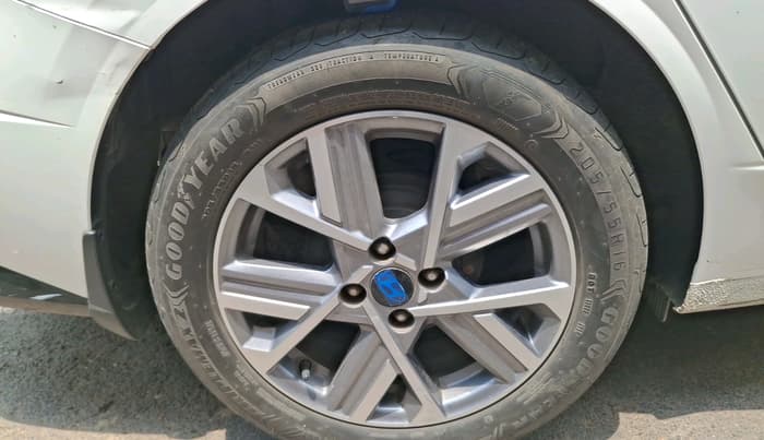 2023 Hyundai Verna SX(O) 1.5 MPI IVT , Petrol, Automatic, 35,804 km, tyre