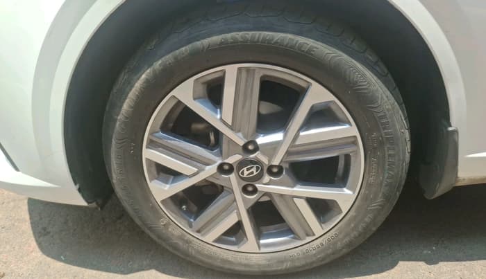 2023 Hyundai Verna SX(O) 1.5 MPI IVT , Petrol, Automatic, 35,804 km, tyre