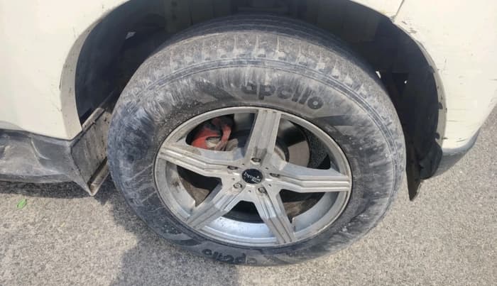 2017 Mahindra Scorpio S6 PLUS 1.99 INTELLI-HYBRID, Diesel, Manual, 1,03,732 km, tyre