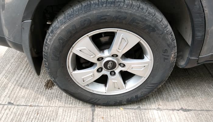 2014 Mahindra XUV500 W8, Diesel, Manual, 1,21,416 km, tyre