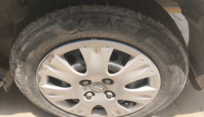 2013 Honda Amaze 1.2L I-VTEC S, Petrol, Manual, 97,618 km, tyre