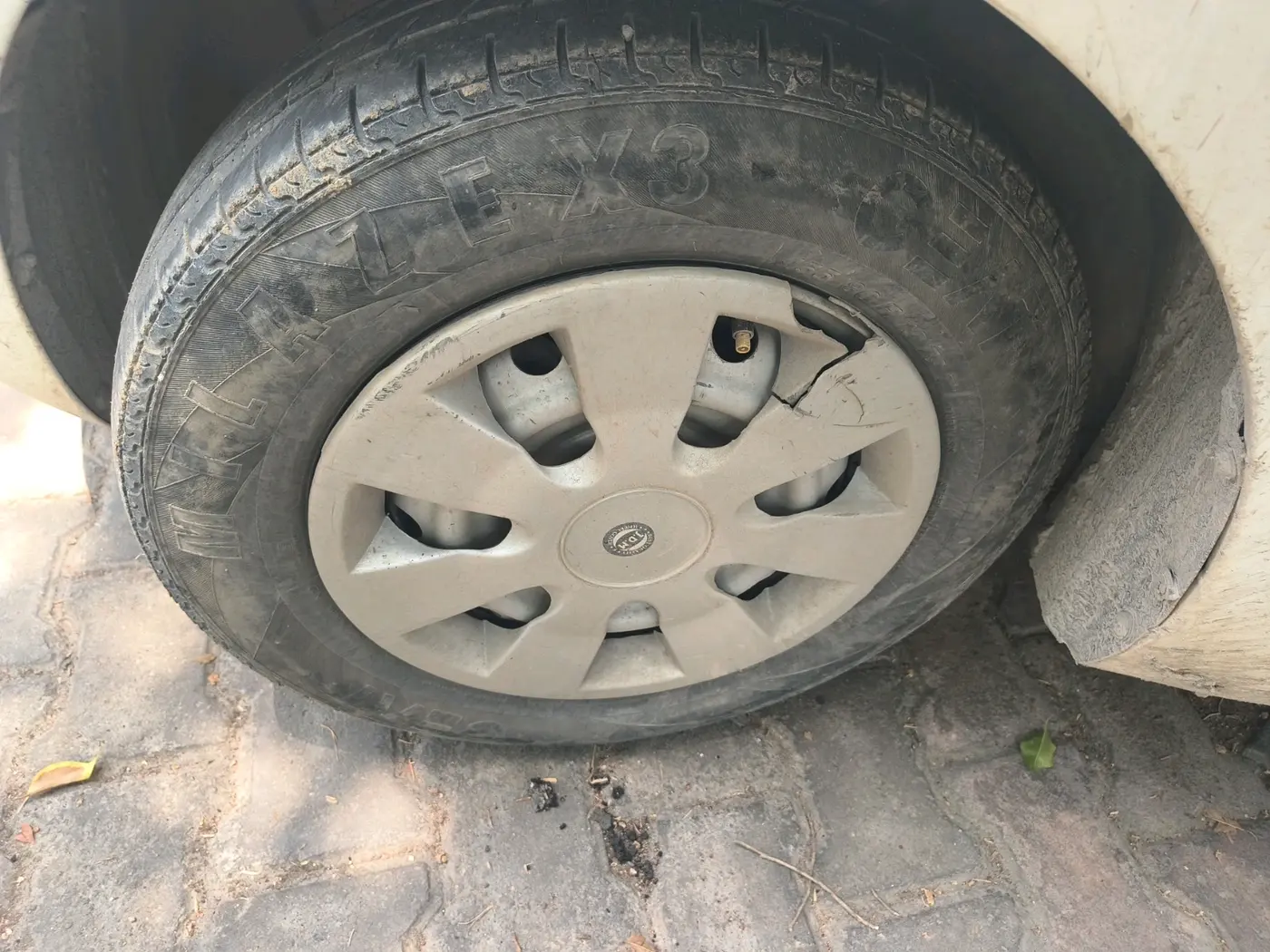 2019 Hyundai NEW SANTRO MAGNA, Petrol, Manual, 1,25,606 km, tyre