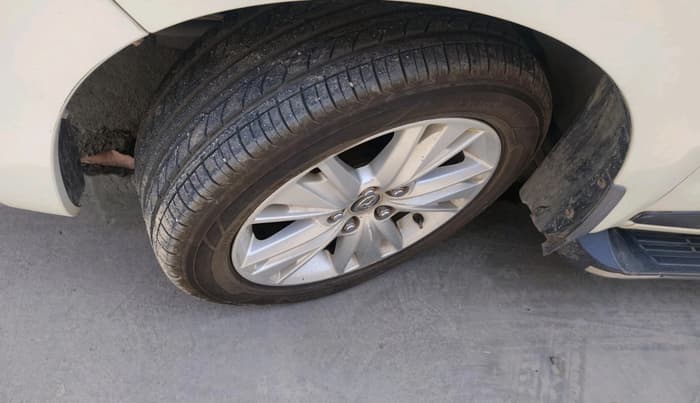 2020 Toyota Innova Crysta 2.4 ZX AT 7 STR, Diesel, Automatic, 88,345 km, tyre