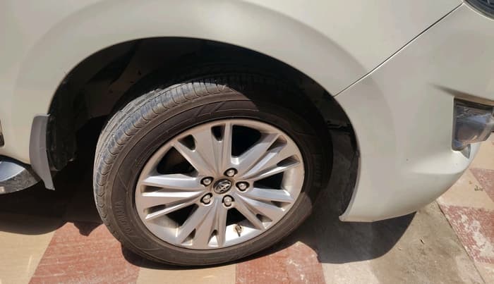 2020 Toyota Innova Crysta 2.4 ZX AT 7 STR, Diesel, Automatic, 88,345 km, tyre