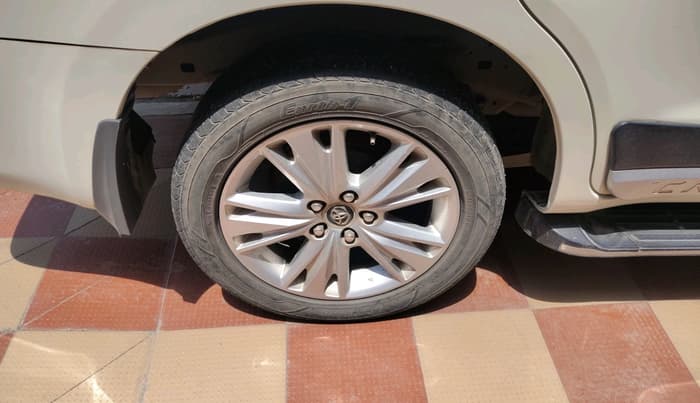 2020 Toyota Innova Crysta 2.4 ZX AT 7 STR, Diesel, Automatic, 88,345 km, tyre