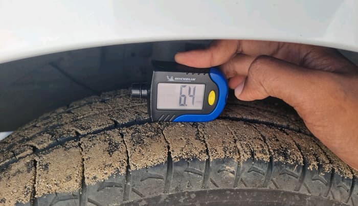 2021 Maruti Ertiga ZXI SHVS, CNG, Manual, 96,601 km, tyre