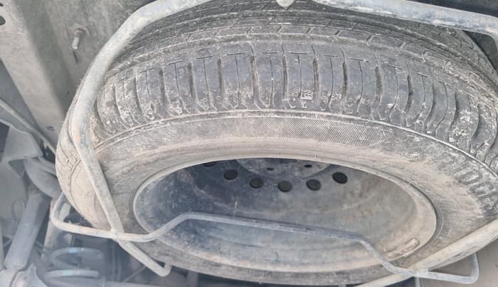 2021 Maruti Ertiga ZXI SHVS, CNG, Manual, 96,601 km, tyre
