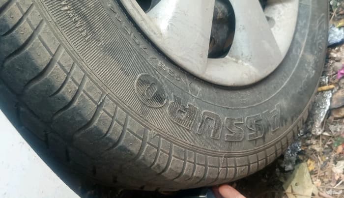 2013 Nissan Sunny XL, Petrol, Manual, 81,645 km, tyre