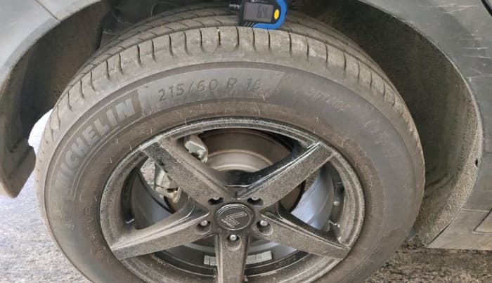 2025 KIA CARENS Gravity 1.5 Petrol MT, Petrol, Manual, 10,372 km, tyre
