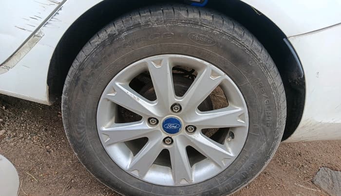 2012 Ford Fiesta TITANIUM DIESEL, Diesel, Manual, 77,574 km, tyre