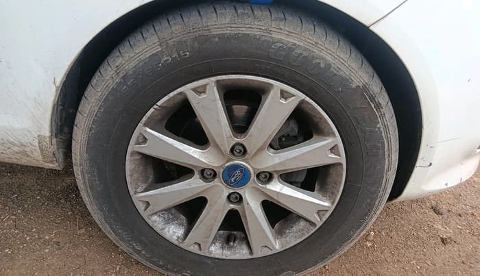 2012 Ford Fiesta TITANIUM DIESEL, Diesel, Manual, 77,574 km, tyre