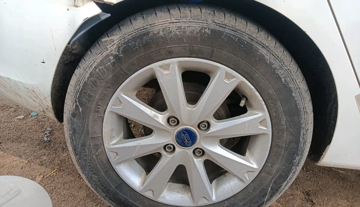 2012 Ford Fiesta TITANIUM DIESEL, Diesel, Manual, 77,574 km, tyre
