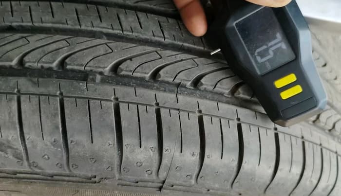 2021 KIA SONET HTK PLUS 1.2, Petrol, Manual, 49,755 km, tyre