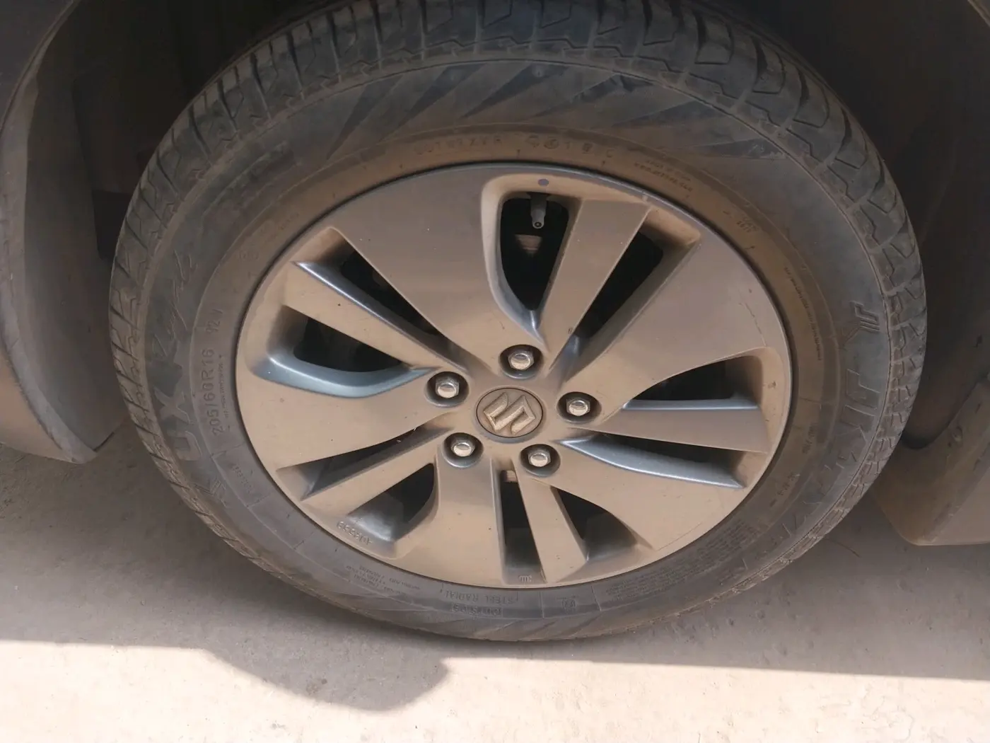2016 Maruti S Cross ALPHA 1.6, Diesel, Manual, 88,360 km, tyre