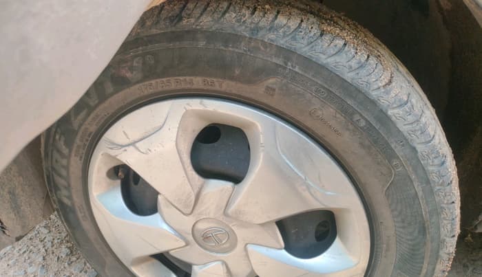 2024 Tata Tiago XE CNG, CNG, Manual, 38,106 km, tyre