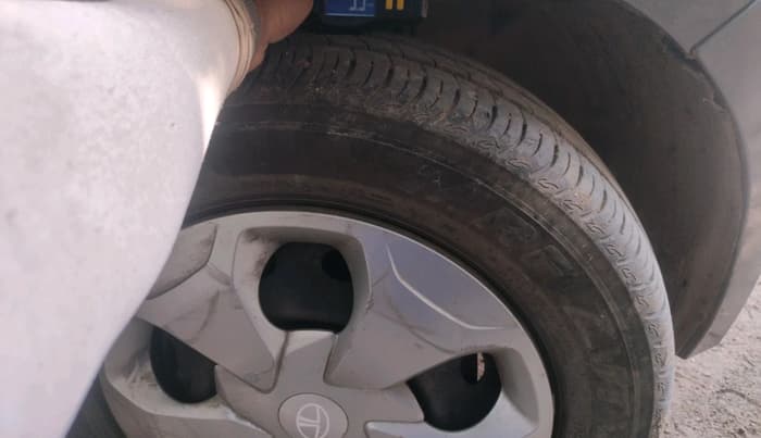 2024 Tata Tiago XE CNG, CNG, Manual, 38,106 km, tyre
