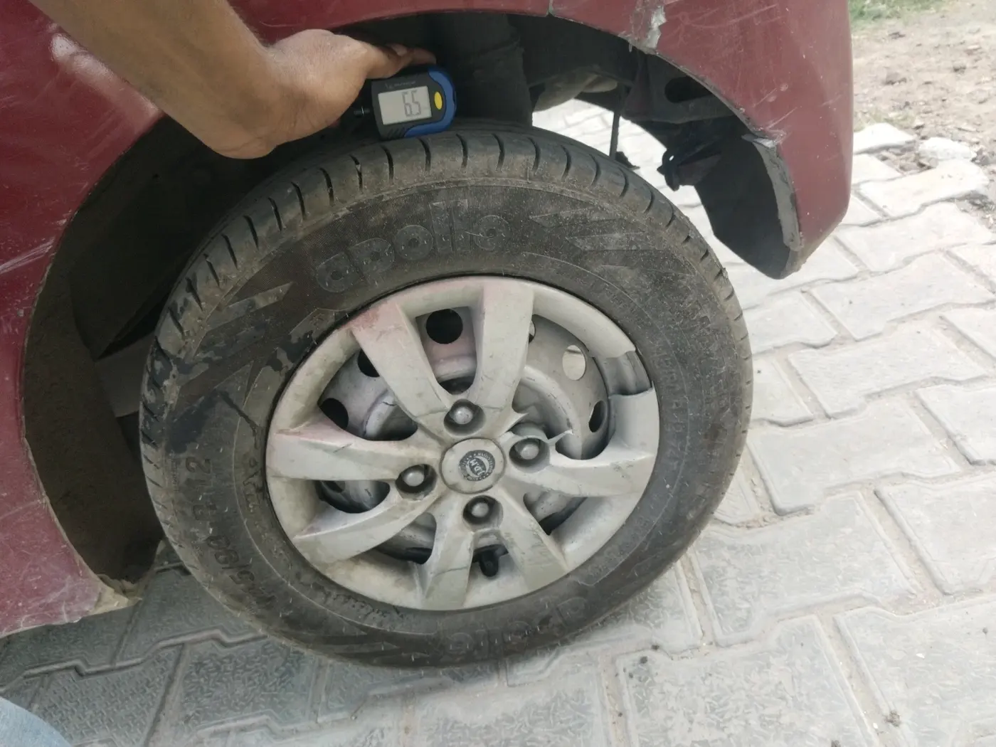 2012 Hyundai Eon D-LITE+, Petrol, Manual, 82,476 km, tyre