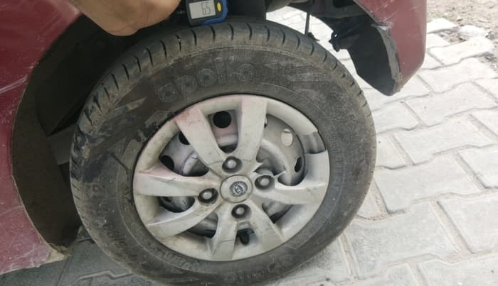 2012 Hyundai Eon D-LITE+, Petrol, Manual, 82,476 km, tyre