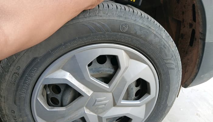 2024 Maruti BREZZA LXI S- CNG, CNG, Manual, 31,973 km, tyre
