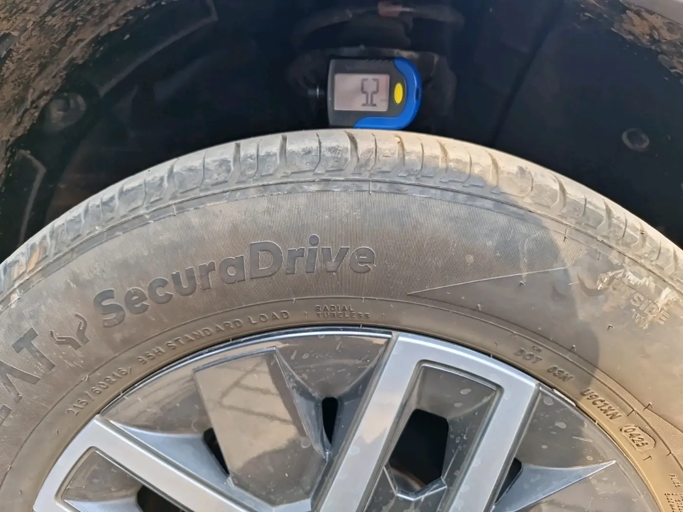 2025 Hyundai VENUE S (O) 1.0 Turbo MT, Petrol, Manual, 19,231 km, tyre
