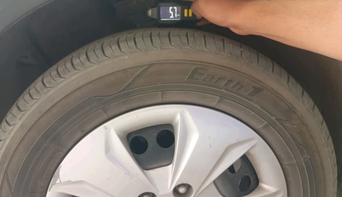 2018 Hyundai Creta E PLUS 1.6 PETROL, Petrol, Manual, 1,86,741 km, tyre