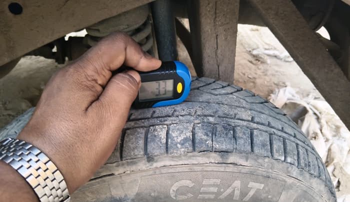 2012 Maruti Eeco 5 STR WITH A/C+HTR, CNG, Manual, 97,928 km, tyre
