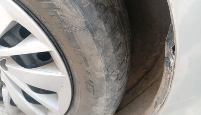 2016 Maruti Ciaz VDI+ SHVS, Diesel, Manual, 2,14,779 km, tyre