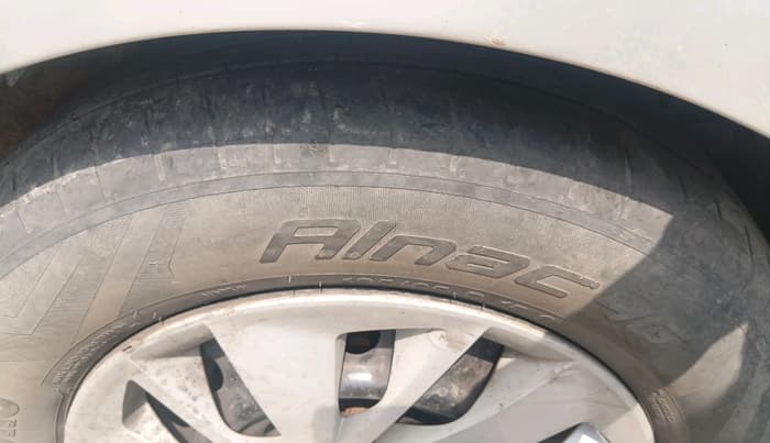 2016 Maruti Ciaz VDI+ SHVS, Diesel, Manual, 2,14,779 km, tyre