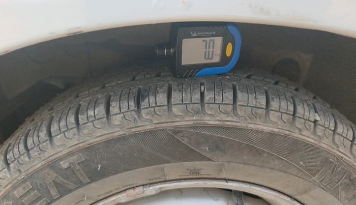 2014 Hyundai Santro Xing GL PLUS, CNG, Manual, 1,42,519 km, tyre