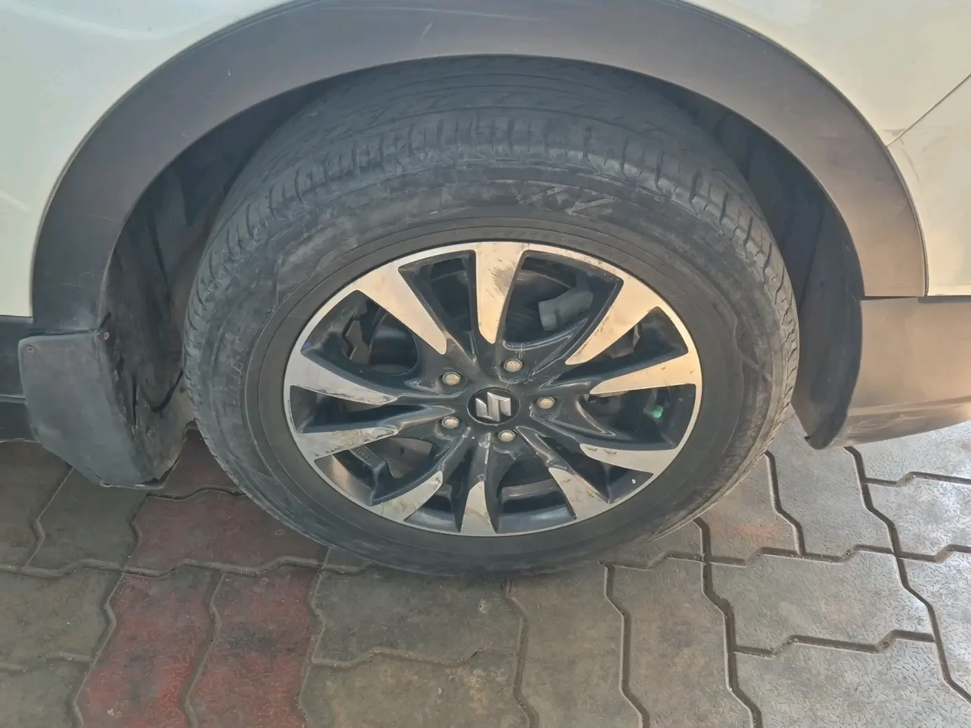 2018 Maruti S Cross ALPHA 1.3, Diesel, Manual, 2,66,076 km, tyre