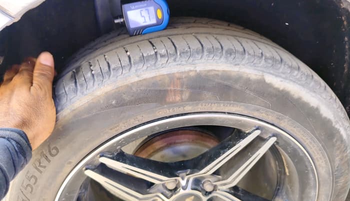 2016 Maruti Baleno DELTA DIESEL 1.3, Diesel, Manual, 90,219 km, tyre
