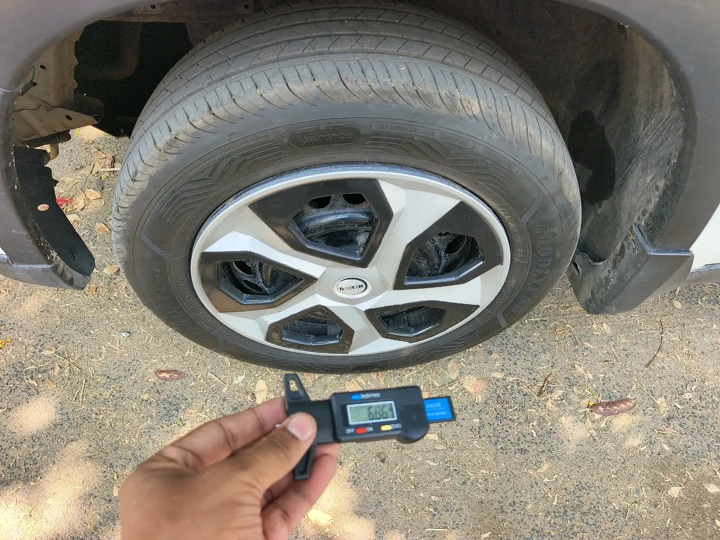 2021 Maruti Vitara Brezza VXI, Petrol, Manual, 74,345 km, tyre