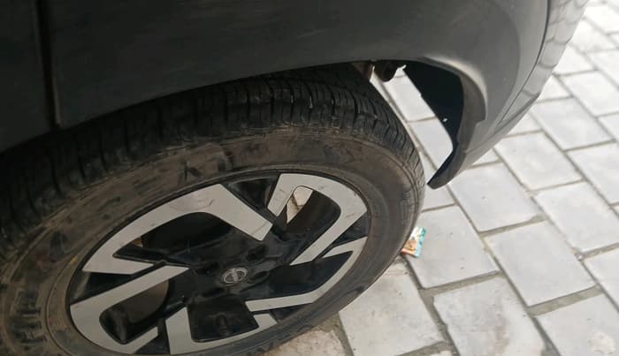 2022 Nissan MAGNITE XV MT, CNG, Manual, 52,724 km, tyre