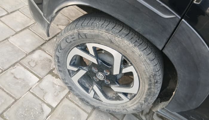 2022 Nissan MAGNITE XV MT, CNG, Manual, 52,724 km, tyre