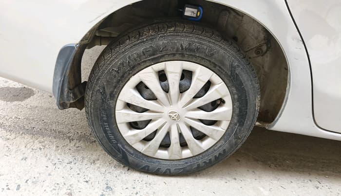 2011 Toyota Etios G, CNG, Manual, 2,06,575 km, tyre