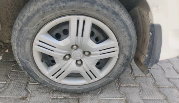2011 Honda City 1.5L I-VTEC S MT, Petrol, Manual, 1,03,526 km, tyre