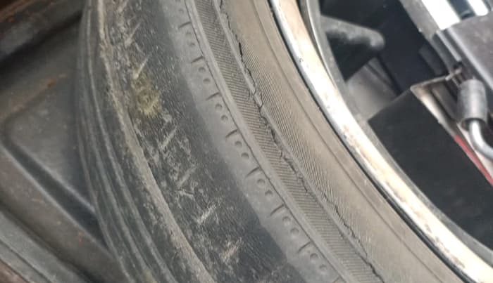 2012 Mercedes Benz C Class 220 BlueEfficiency, Diesel, Automatic, 1,59,264 km, tyre