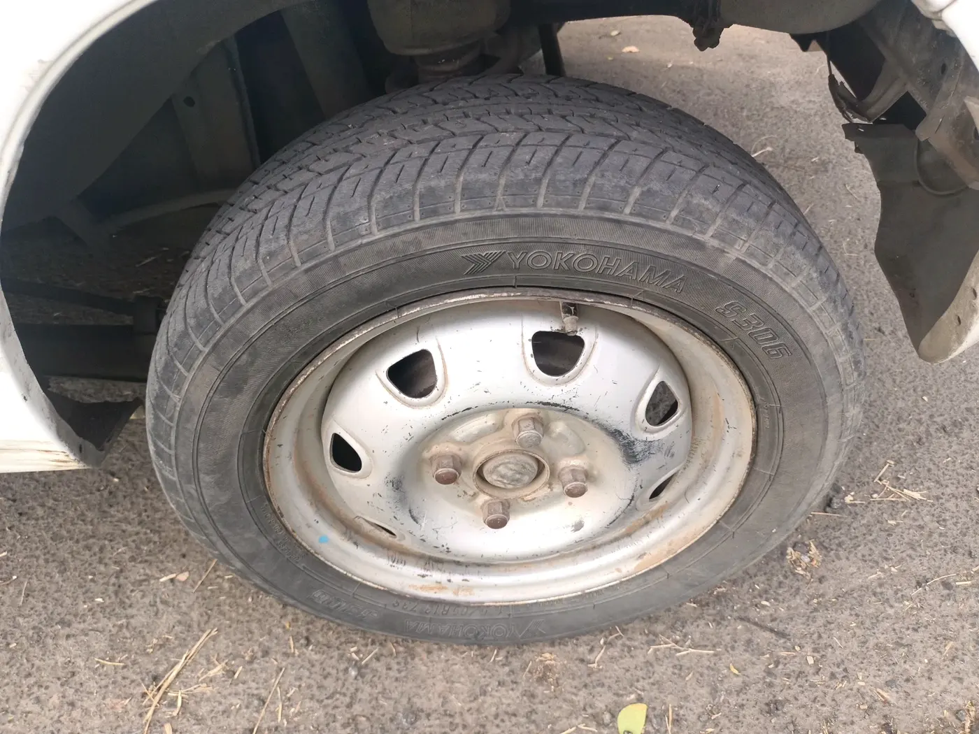 2013 Maruti Zen Estilo LXI CNG, CNG, Manual, 1,04,811 km, tyre