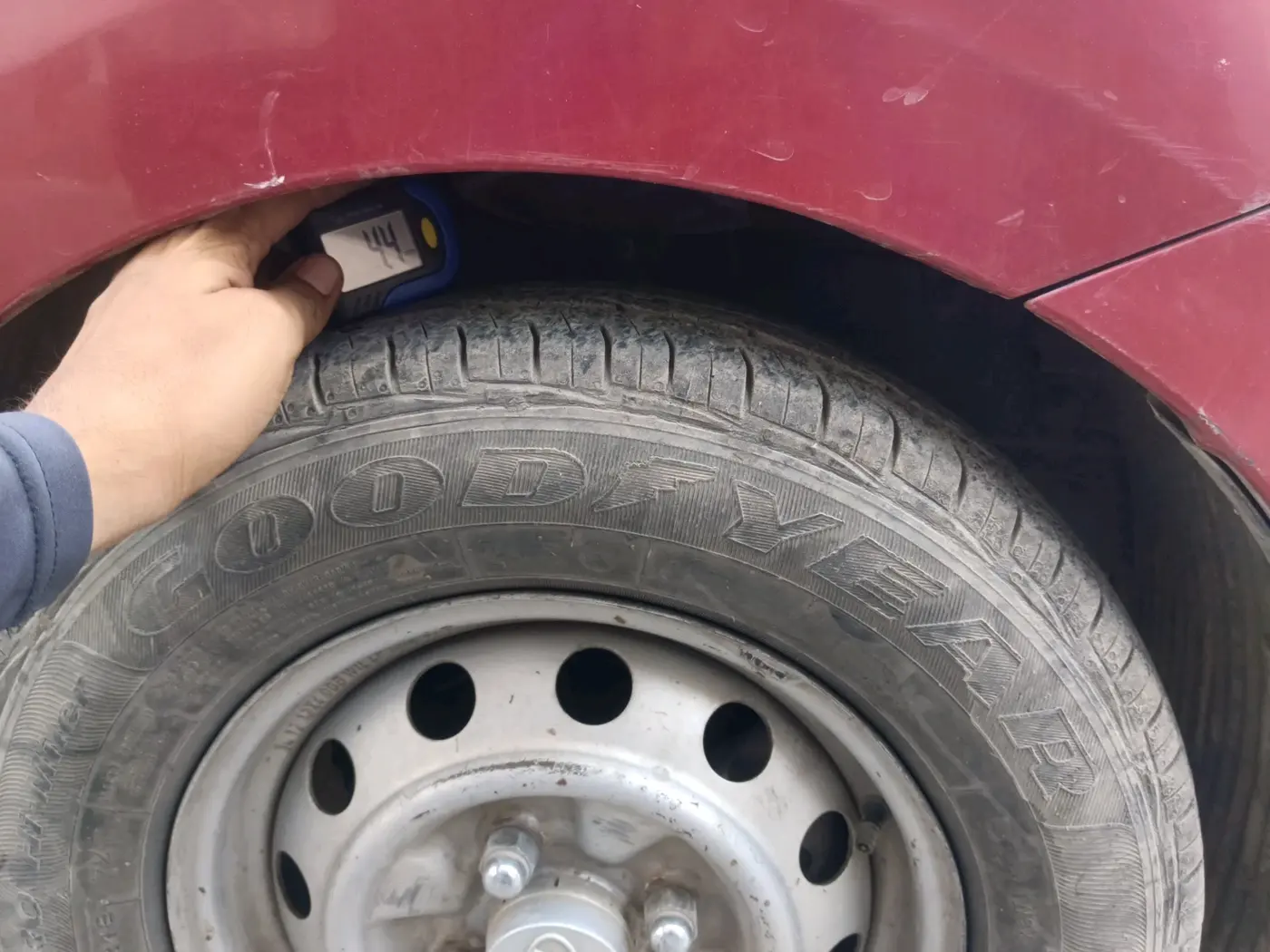 2014 Hyundai Eon ERA +, Petrol, Manual, 57,903 km, tyre