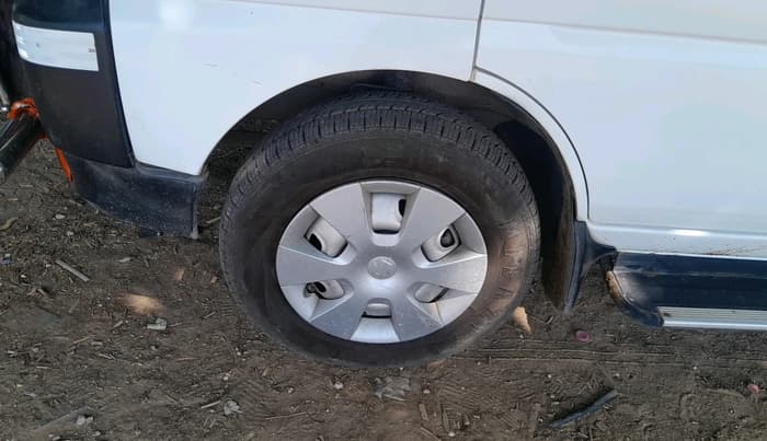 2019 Maruti Eeco 5 STR WITH A/C+HTR, Petrol, Manual, 74,769 km, tyre