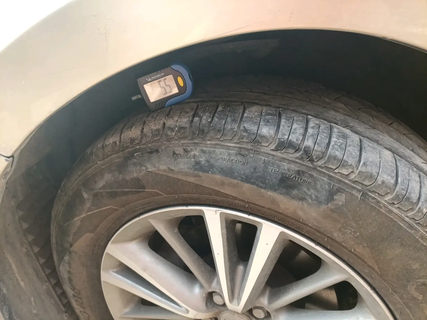 2014 Toyota Corolla Altis GL DIESEL, Diesel, Manual, 60,149 km, tyre