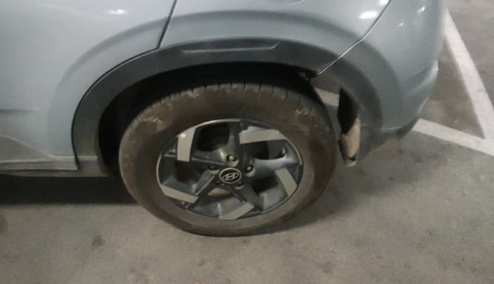 2020 Hyundai VENUE SX 1.0 TURBO, Petrol, Manual, 91,798 km, tyre
