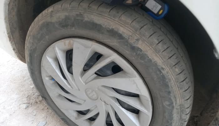 2021 Maruti Ertiga VXI SHVS, Petrol, Manual, 78,429 km, tyre