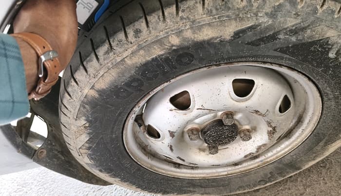 2019 Maruti Eeco 7 STR, Petrol, Manual, 2,26,426 km, tyre