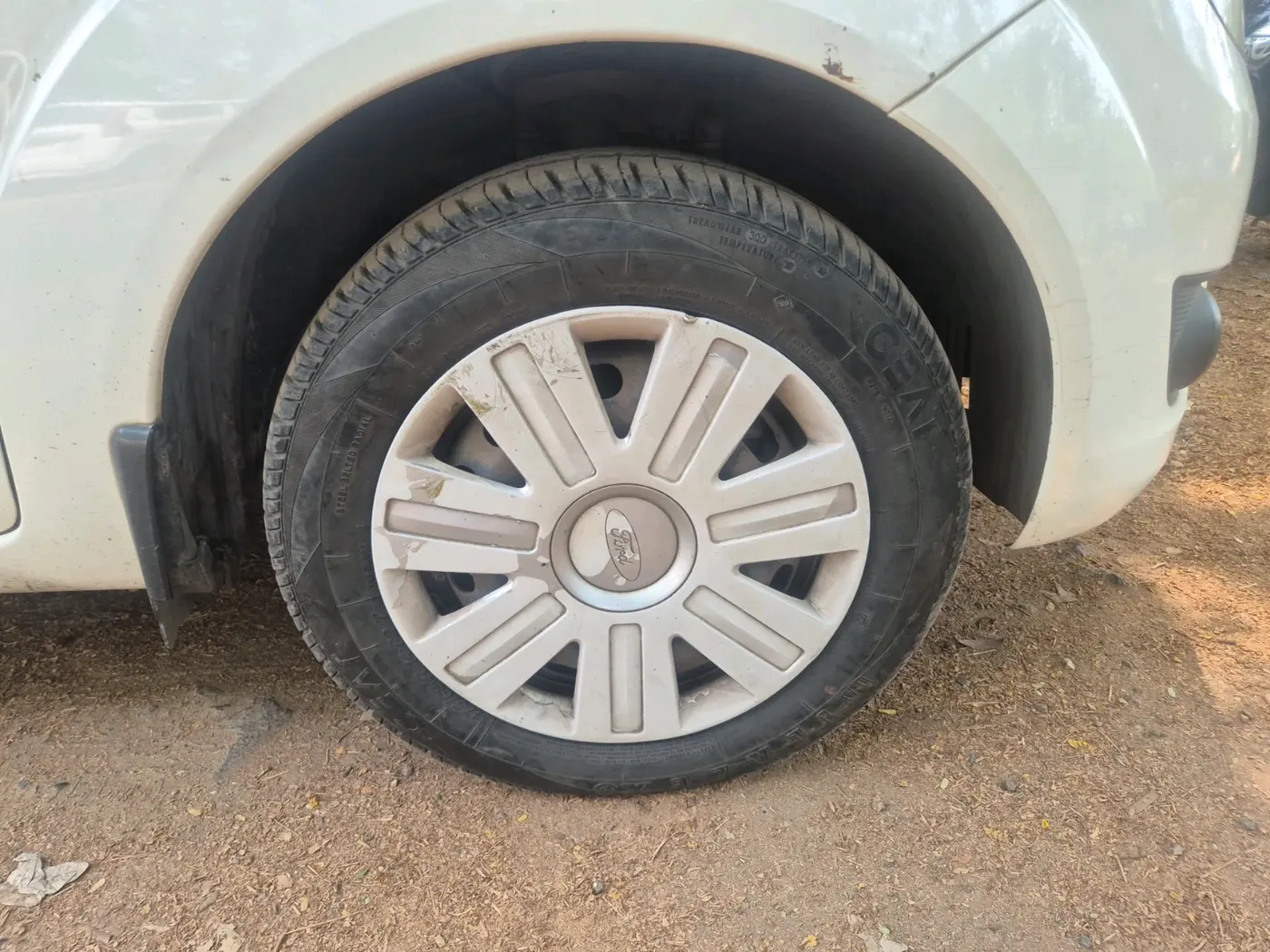 2012 Ford Figo EXI 1.4 DIESEL, Diesel, Manual, 1,26,000 km, tyre