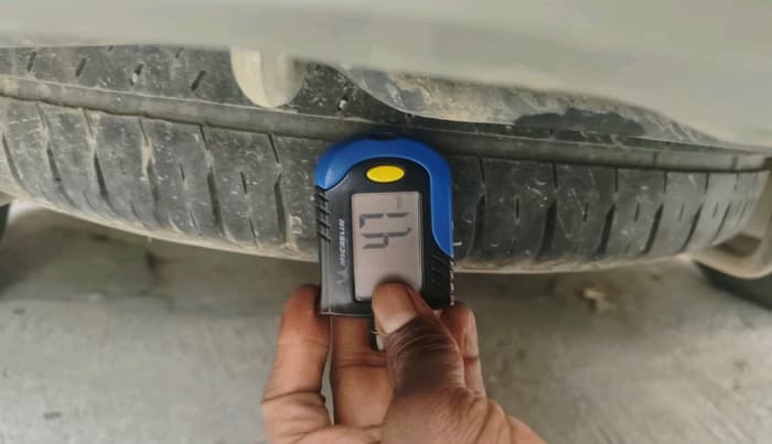2020 Maruti Ertiga ZXI+ SHVS, Petrol, Manual, 25,686 km, tyre